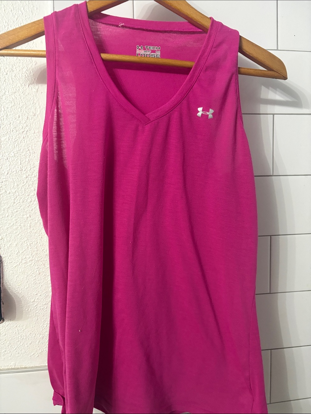 Under Armour Hot Pink V-Neck Performance Tank
